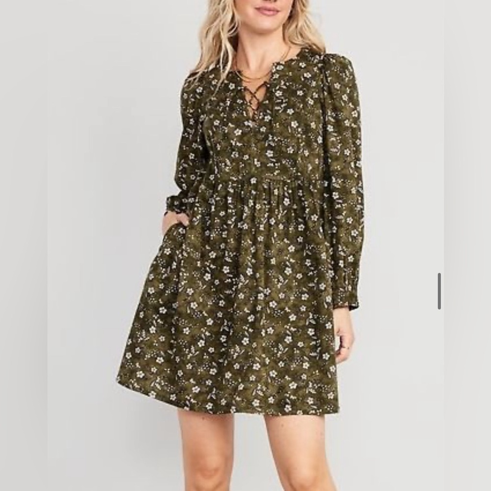 Old Navy Green Floral Dress with POCKETS XS
